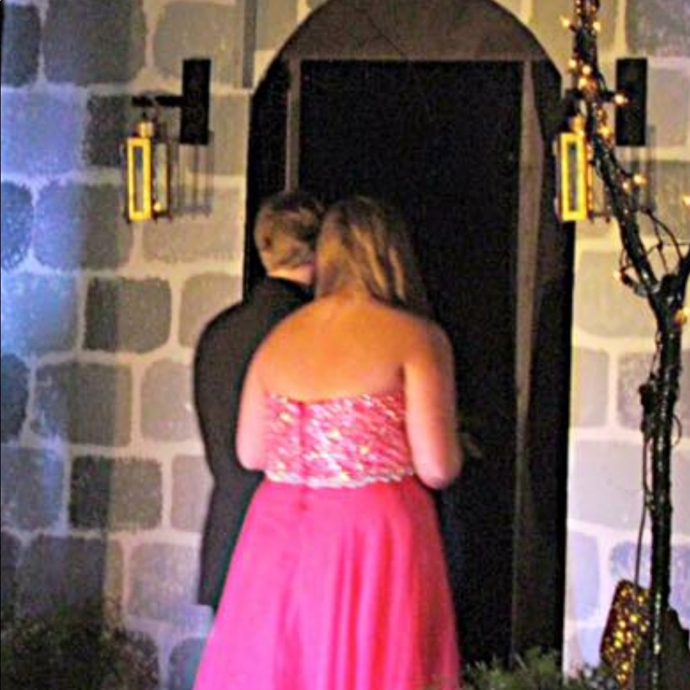 PROM DRESS - Picture 3 of 4